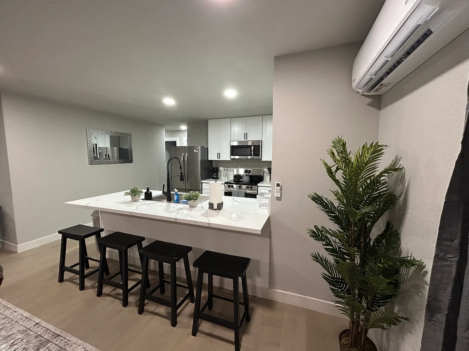 3 bed, 1300 sqft, $2,985 — Photo 4