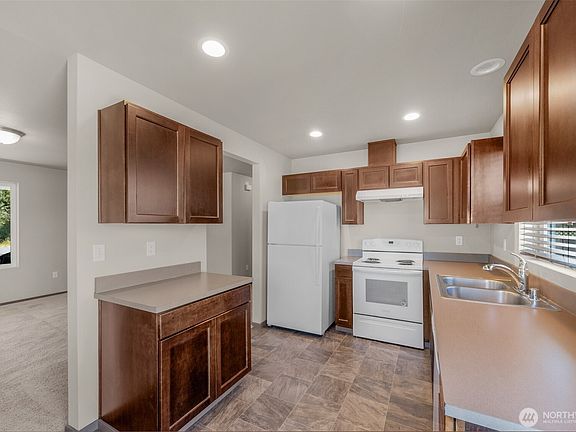 4th image of 7515 100th Street NE #B