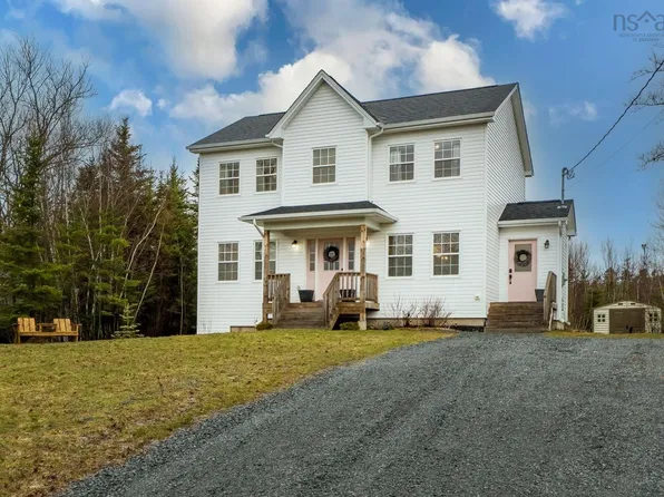 15 Acorn Ave, East Hants, NS B2S 1Y5