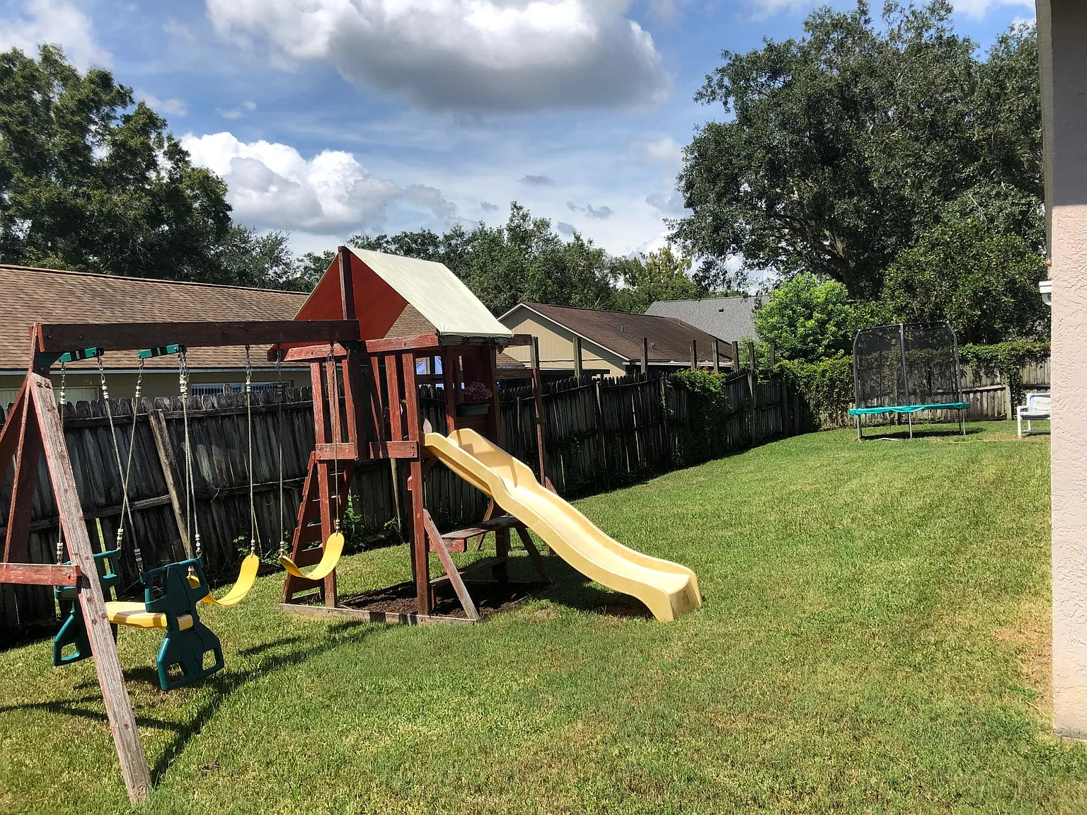 3 bed, 1710 sqft, $2,450 — Photo 2