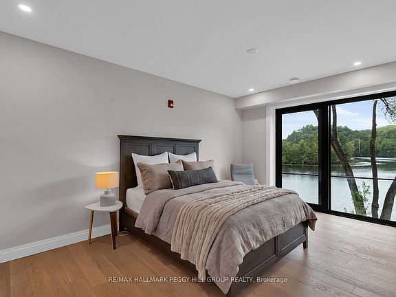 5th image of 32 Brunel Rd #103