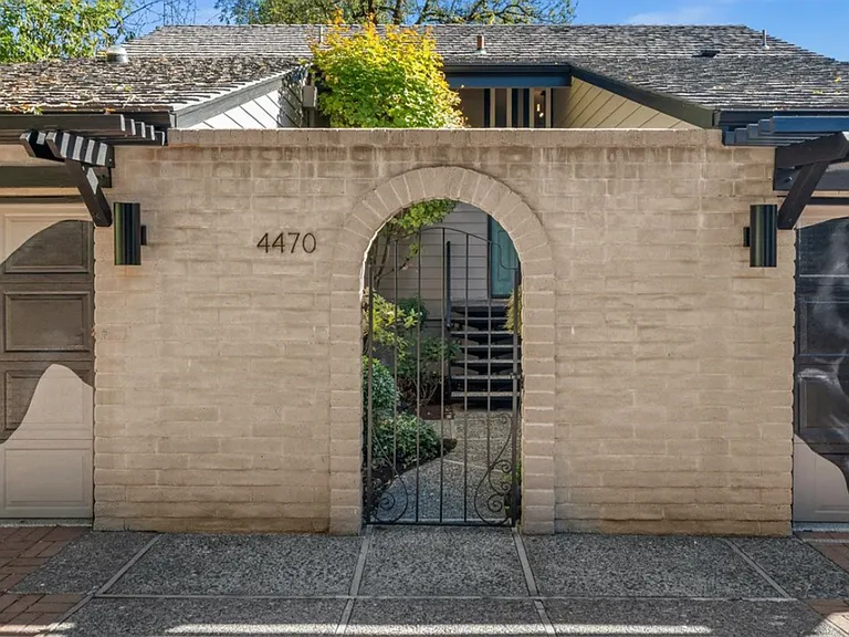 4470 Lakeview Blvd — Photo 2