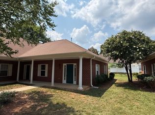 7045 Somerset Springs Dr, Charlotte, NC 28262