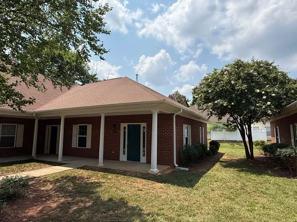 7045 Somerset Springs Dr, Charlotte, NC 28262