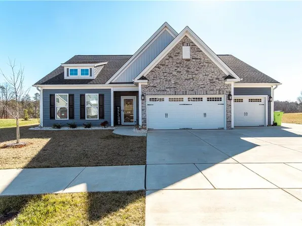 1216 Creek Knoll Dr, Lewisville, NC 27023