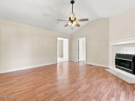 5th image of 204 Dustin Drive