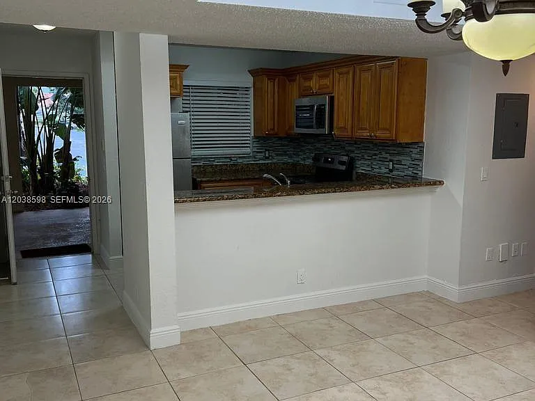 1561 Balfour Point Dr #B — Photo 4