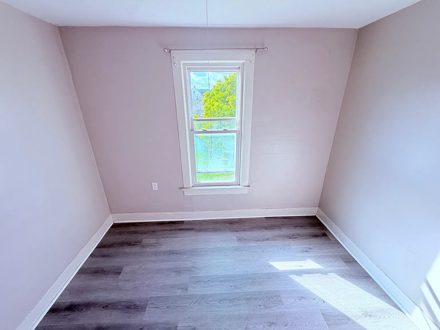 2 bed, 900 sqft, $1,000 — Photo 2