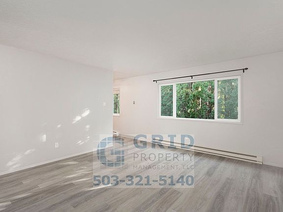 2nd image of 2121 SE 50th Ave Unit 3