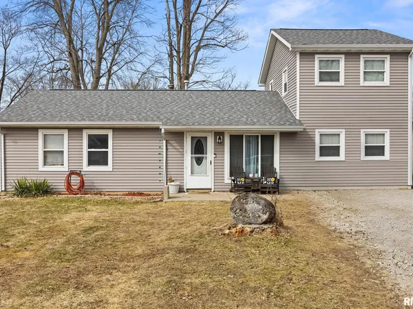 2236 E Linnhill Ln, Washington, IL 61571