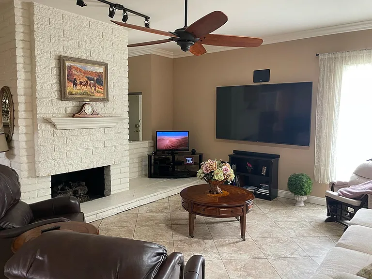 4241 Sandburg Way — Photo 8