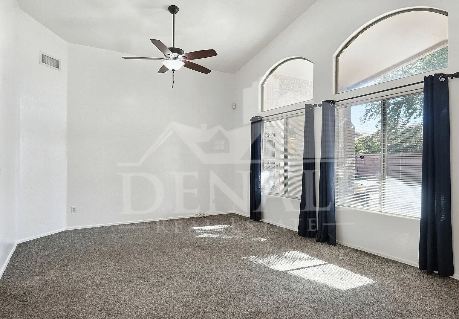 4 bed, 2.0 bath, 1862 sqft, $1,980 — Photo 4