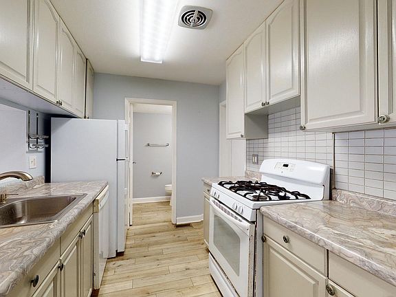 5th image of 368 Farmingdale Cir #368