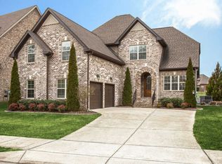 8037 Fenwick Ln, Spring Hill, TN 37174