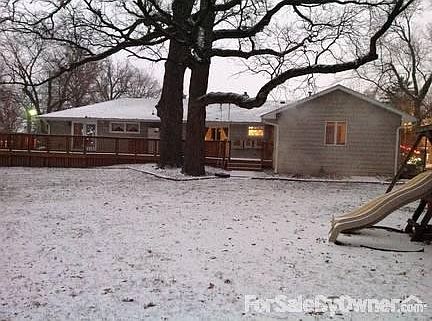 Large back yard, large mature oak trees