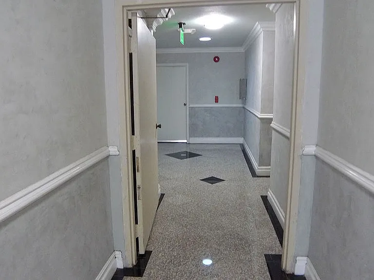 North Tower Apts — Photo 11