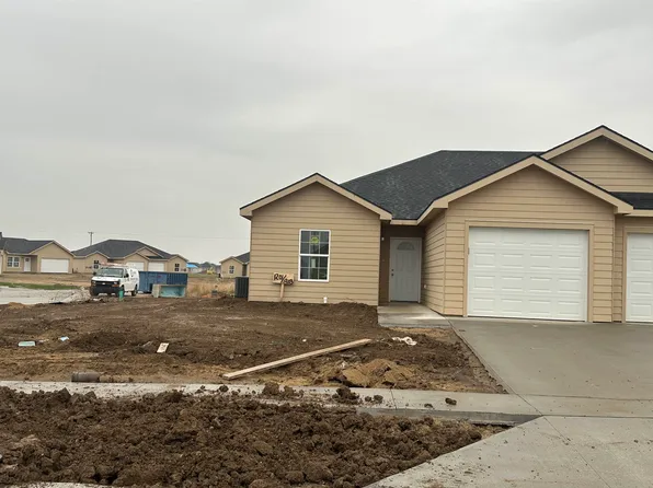 1201 Harbor Dr, Salina, KS 67401