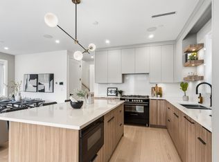 2258 Napier St #1, Vancouver, BC V5L2P2
