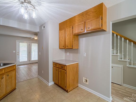 4th image of 3372 White Oak Ct