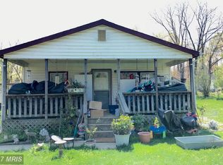 12437 Popes Head Rd, Clifton, VA 20124