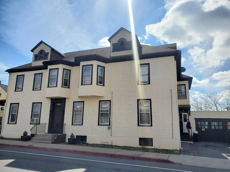 145 E North Ave