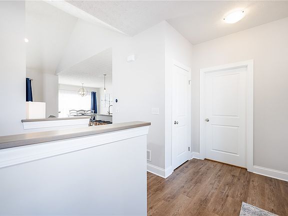 5th image of 23 Longtrail Ln