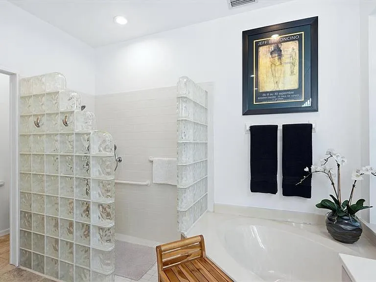8009 Hampton Ct — Photo 20