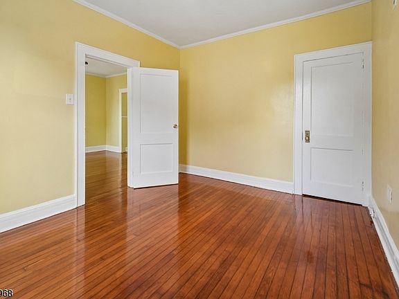5th image of 78 Holmes St