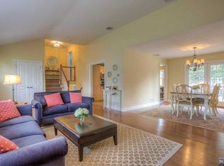 774 Glenside Ct E, Oradell, NJ 07649