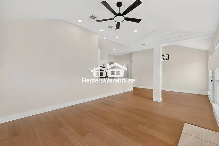 9113 Warren Dr — Photo 14