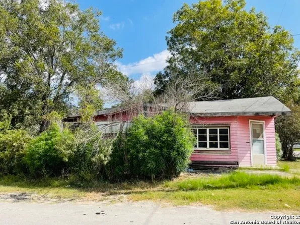 614 4TH ST, Natalia, TX 78059