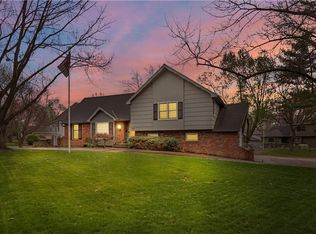 6617 W 100th St, Overland Park, KS 66212