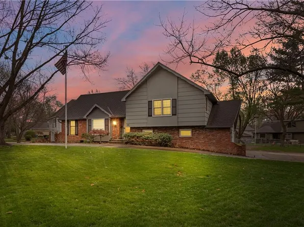 6617 W 100th St, Overland Park, KS 66212
