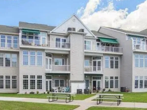2411 Lake Ave Unit 35, Muskegon, MI 49445