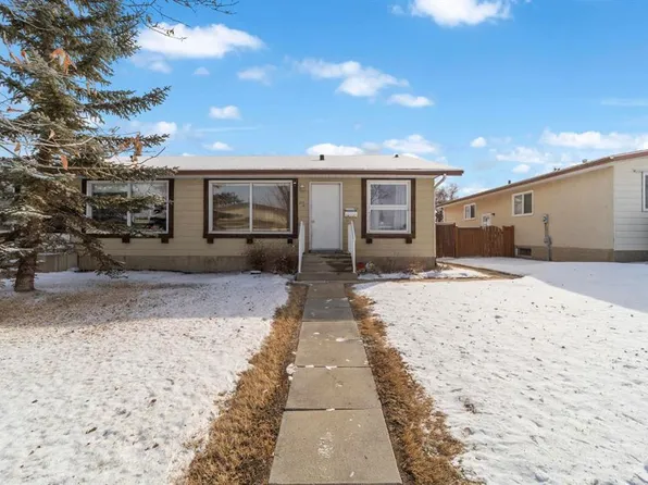3611 A W 66a St, Camrose, AB T4V 3N4