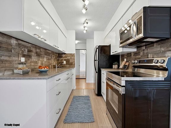 5th image of 1026 Queens Ave #704