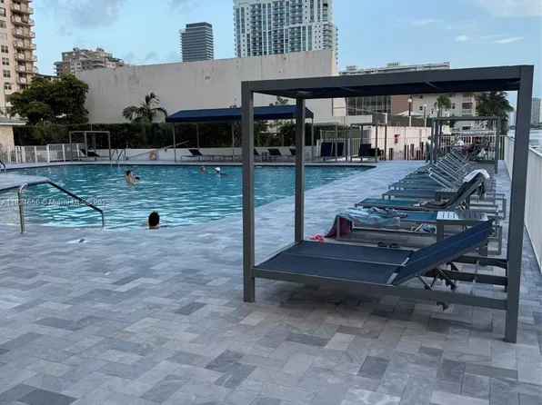 1833 S Ocean Dr APT 305, Hallandale, FL 33009