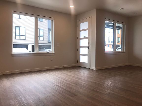 3rd image of 1550 Myers Ln #108
