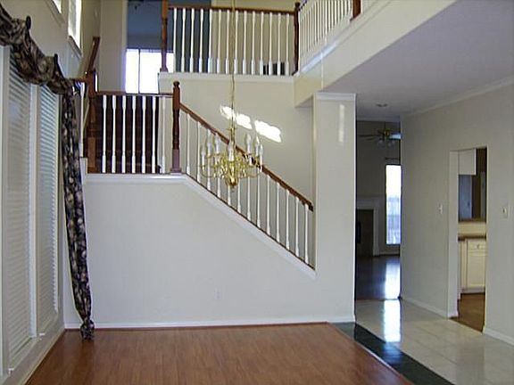 2nd image of 2325 Eldger Dr