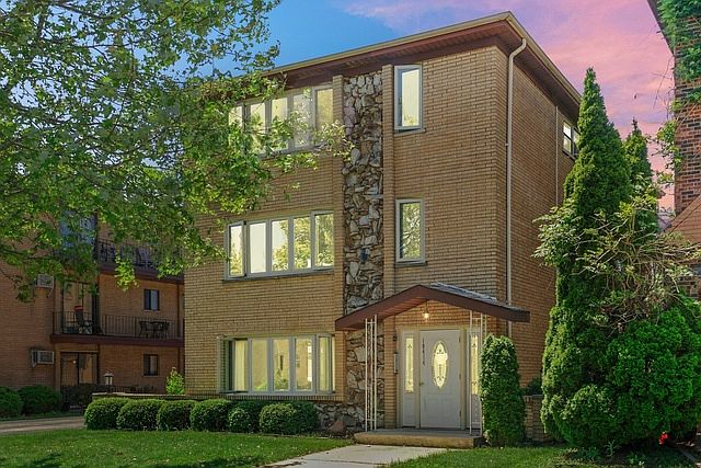 1st image of 10414 Mayfield Ave