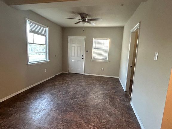 3rd image of 1327 W Vestal Pl APT 1