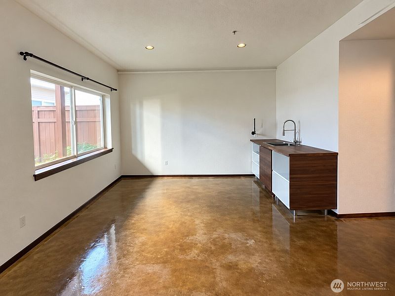3rd image of 9715 26th Avenue SW #202