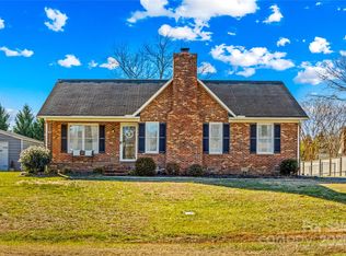 2359 Ellerbe Dr, Kannapolis, NC 28083