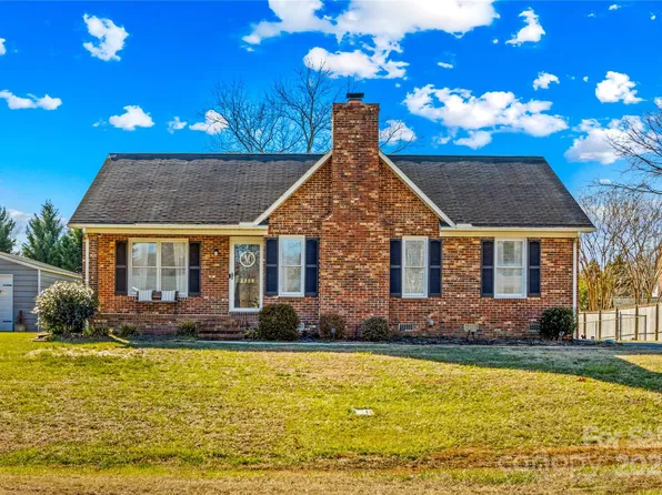 2359 Ellerbe Dr, Kannapolis, NC 28083