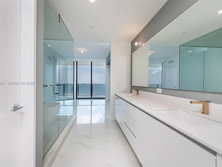 700 NE 24th St #2502 — Photo 15