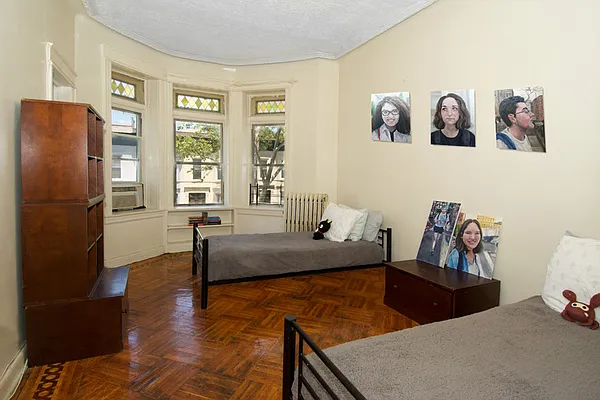 Sold by Brooklyn Bridge | media 8