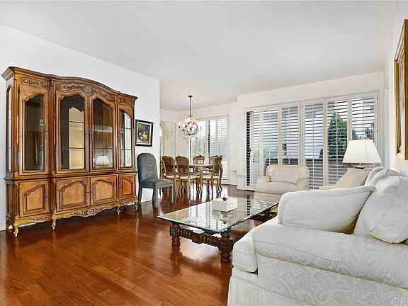 4th image of 2276 S Beverly Glen Blvd Unit 103