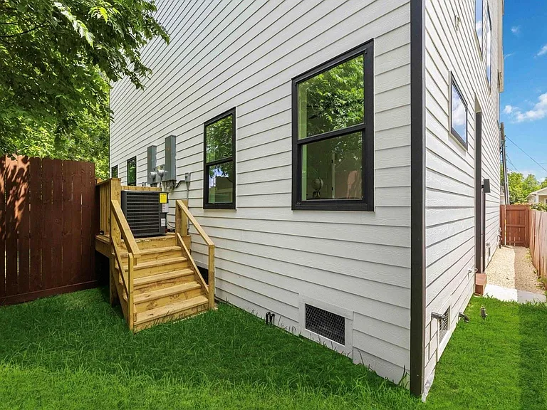 3103 Lelia St #B — Photo 28