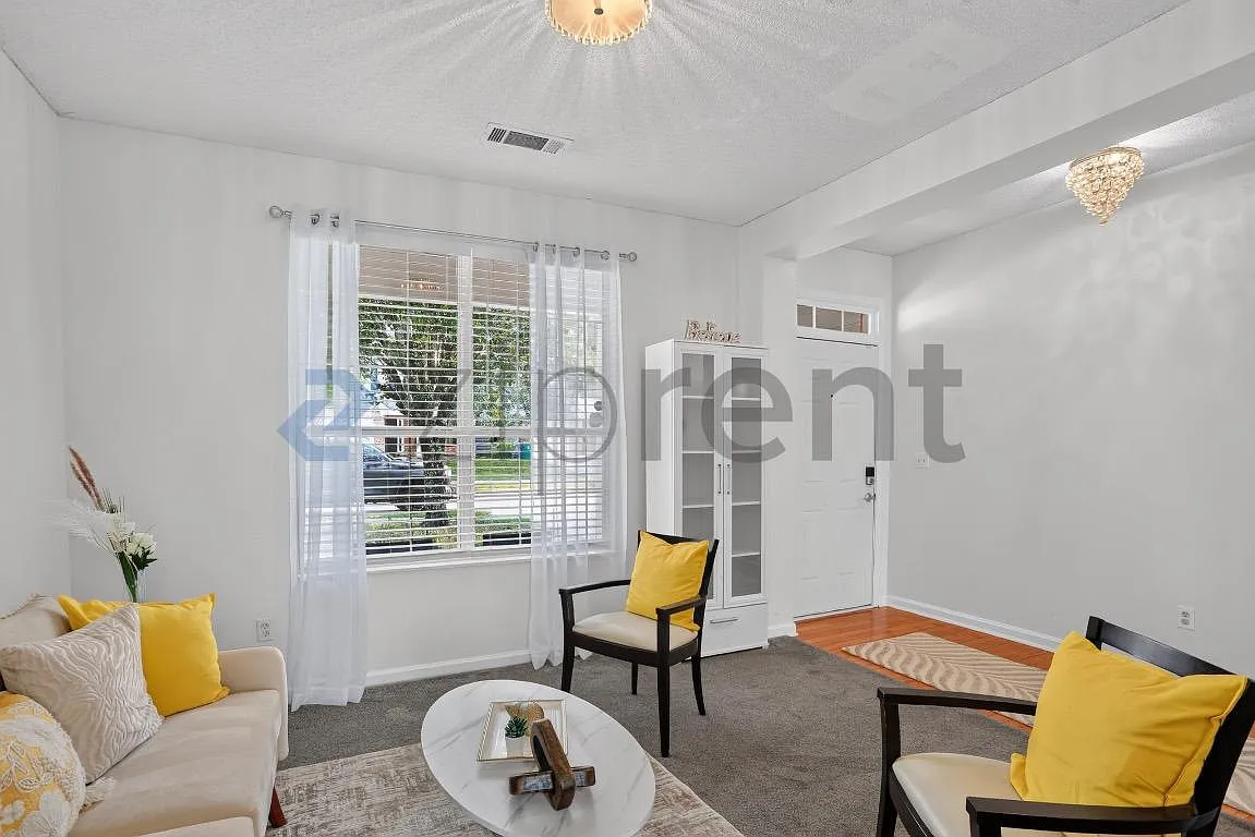 3 bed, 2.5 bath, 1696 sqft, $2,125 — Photo 3