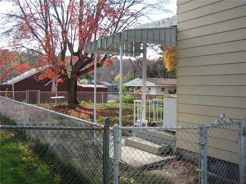 106 2nd Ave, Elco, PA 15434 Zillow